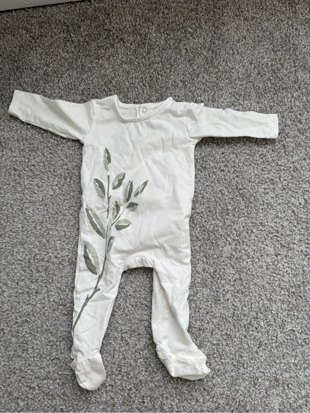 ✨Maniere Child- Neutral Green Leaf Print Baby One-Piece (3M)